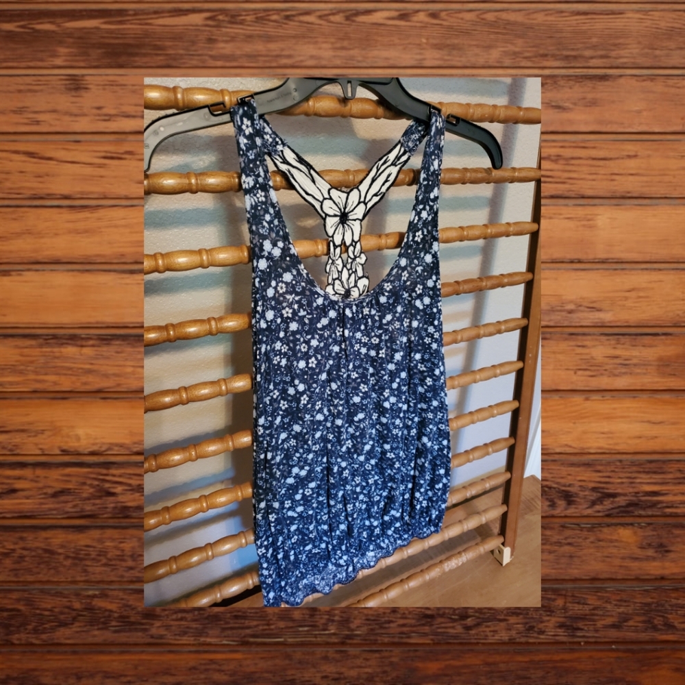 Wetseal • M • Floral • Racerback Tank